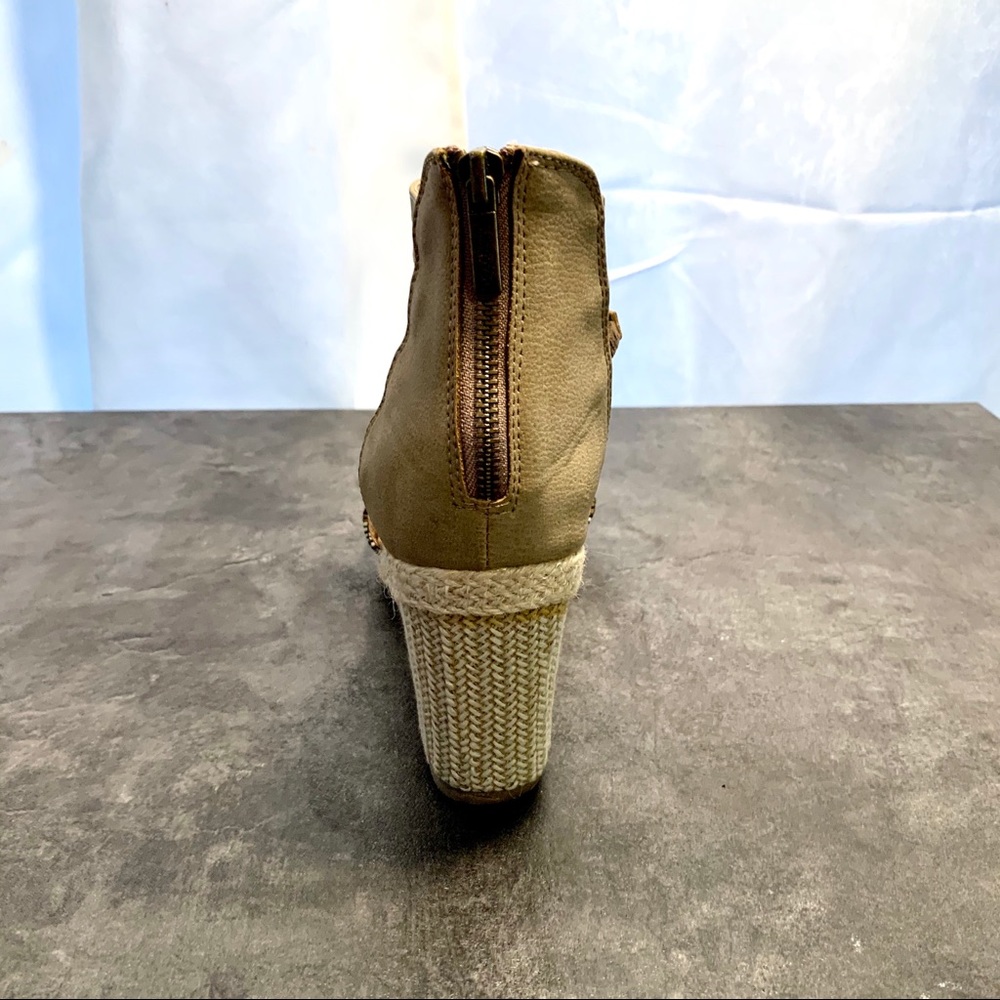 BEARPAW Wedge Sandals - Picture 3 of 6